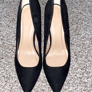 CLASSIC BLACK VELVET HEELS